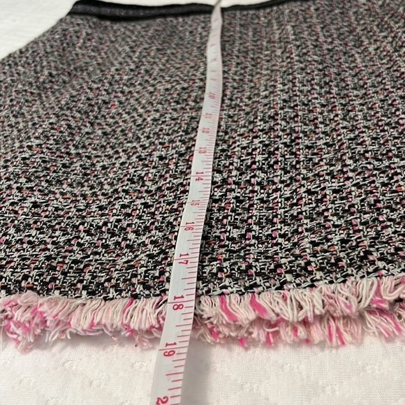 Comma, Short Tweed Boucle Skirt with Sparkly Waist - Picture 10 of 13